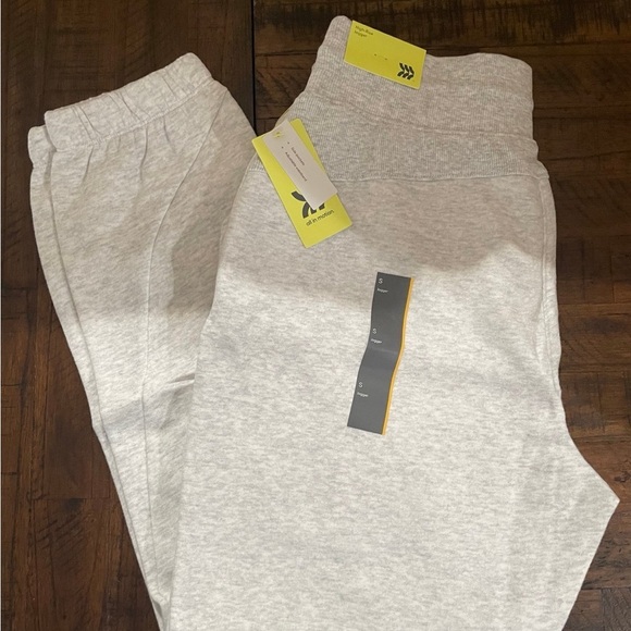All In Motion Womens Fleece High Rise Jogger Pants Heather Gray Women’s Size S - Picture 3 of 8